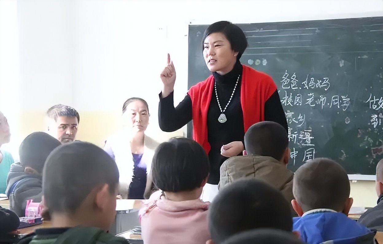 教师有福了，部分教师可享受绿色通道，凭借工龄直接评定职称