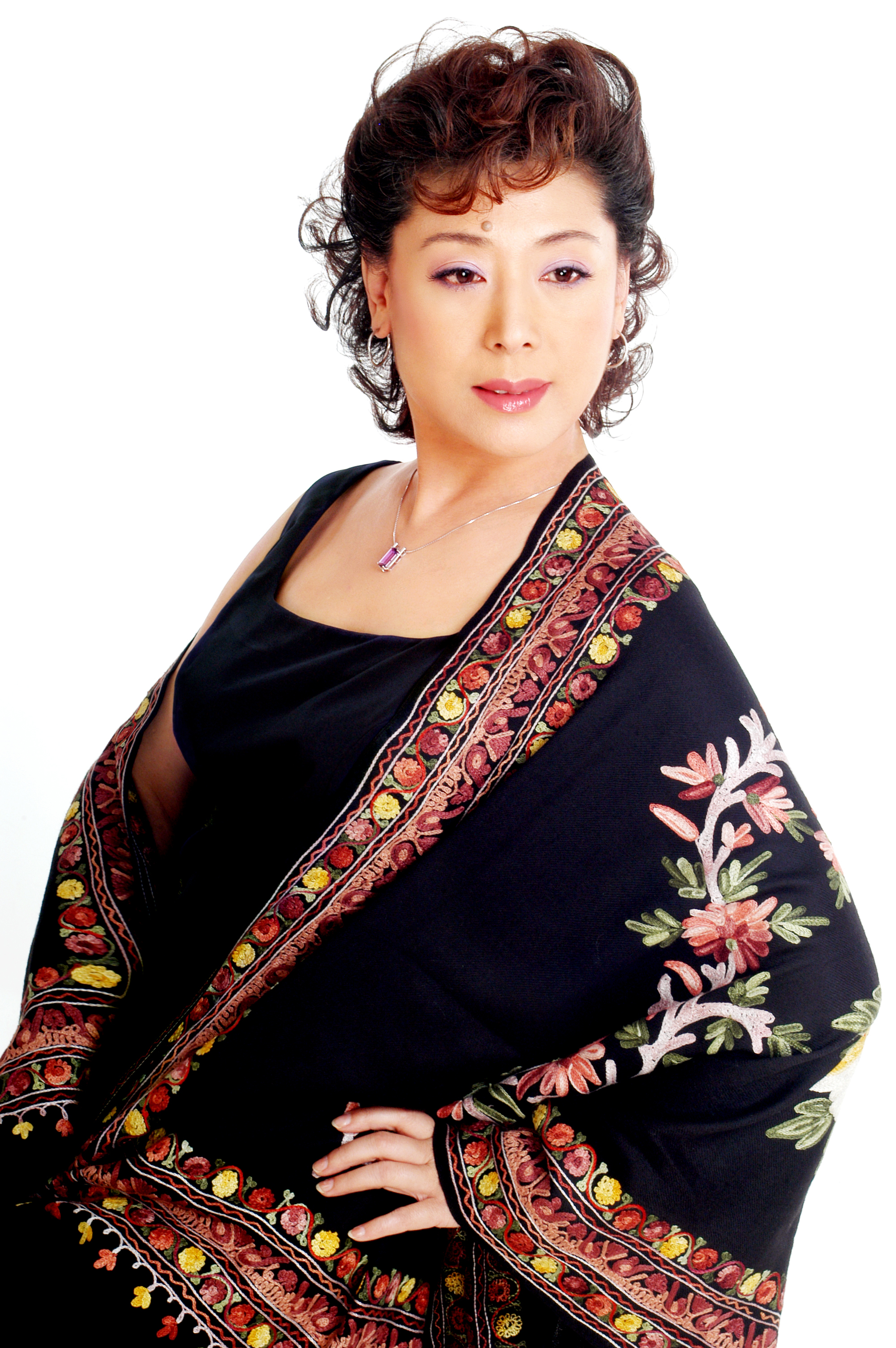 8位再婚的女歌唱家,从不幸走到幸福,她们经历了什么