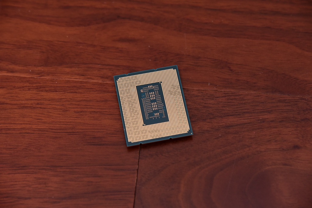 技嘉Z690小雕PRO好板，固态4片，内存6000MHz，12600K实战测试