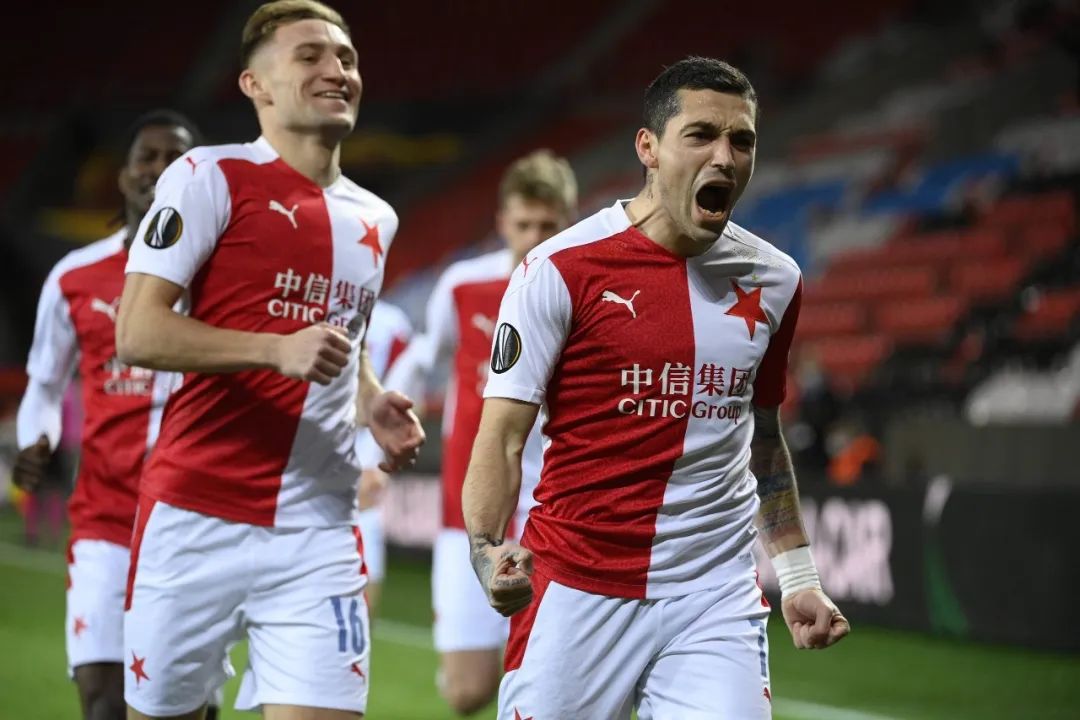 桑德兰来中超什么水平（10：0领跑中超，武汉三镇外援群助推黑马凶猛）