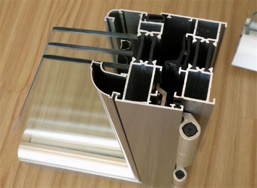 选购断桥铝时，多半人会陷入这4个误区！看看不吃亏