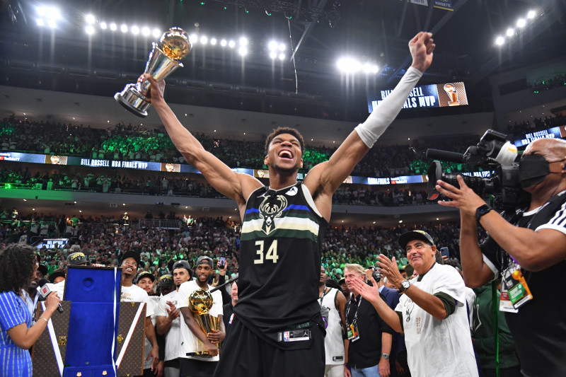 nba哪些傳奇巨星有雕像（NBA現役球員里，哪些球星退役后會有樹立雕像的待遇？）