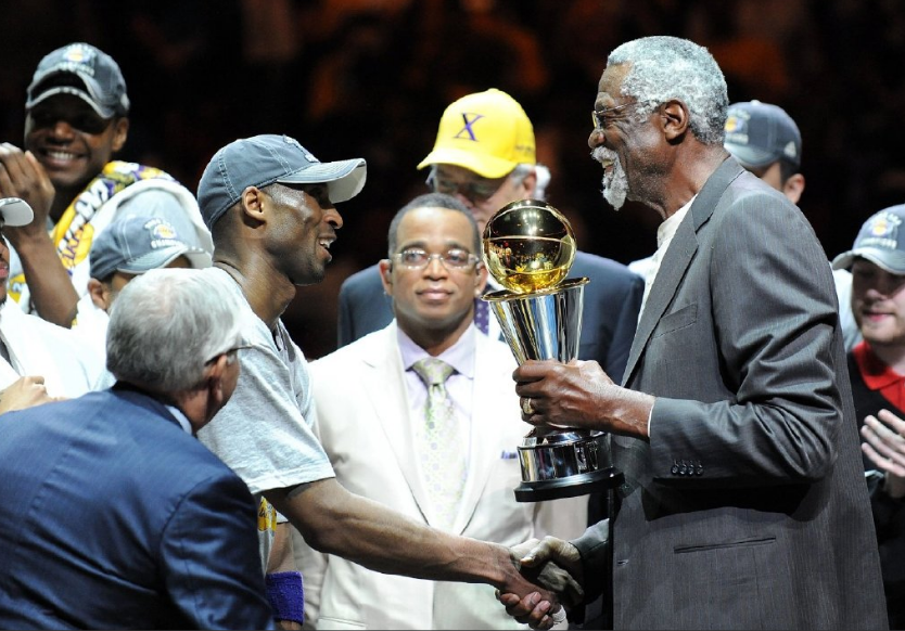 nba为什么都是拉塞尔颁奖（拉塞尔给6人颁发11个FMVP奖杯，都是谁？库里遗憾）