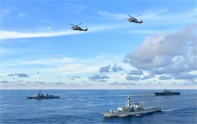 台湾海峡之间还存在一条极其敏感的海峡中线,如果美国军舰穿越该线