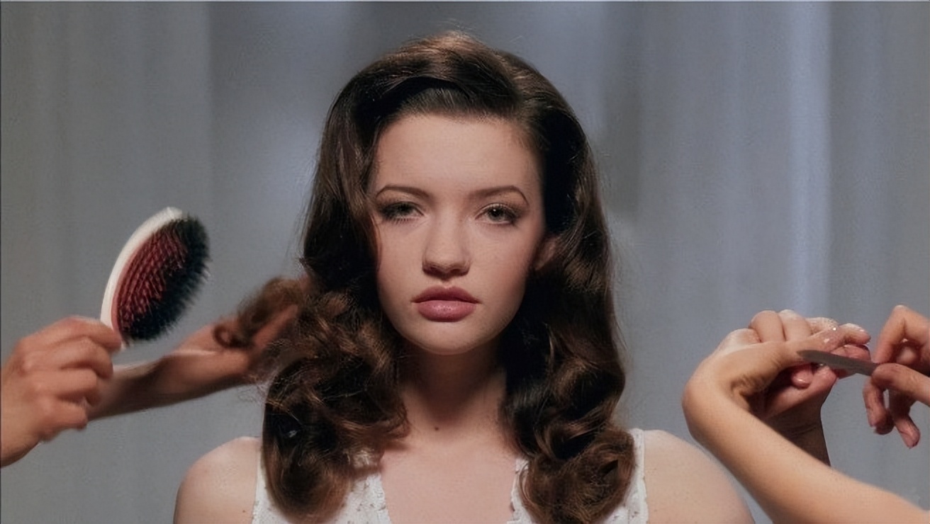 莱莉透露和马斯克首次约会细节:吃午餐逛画廊,一起看火箭视频