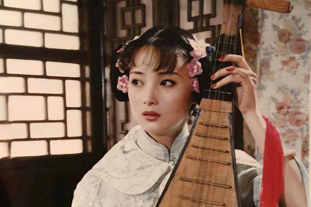 "人间水灵"蒋勤勤,靠颜值征服男人,却摆脱不了小三的名声