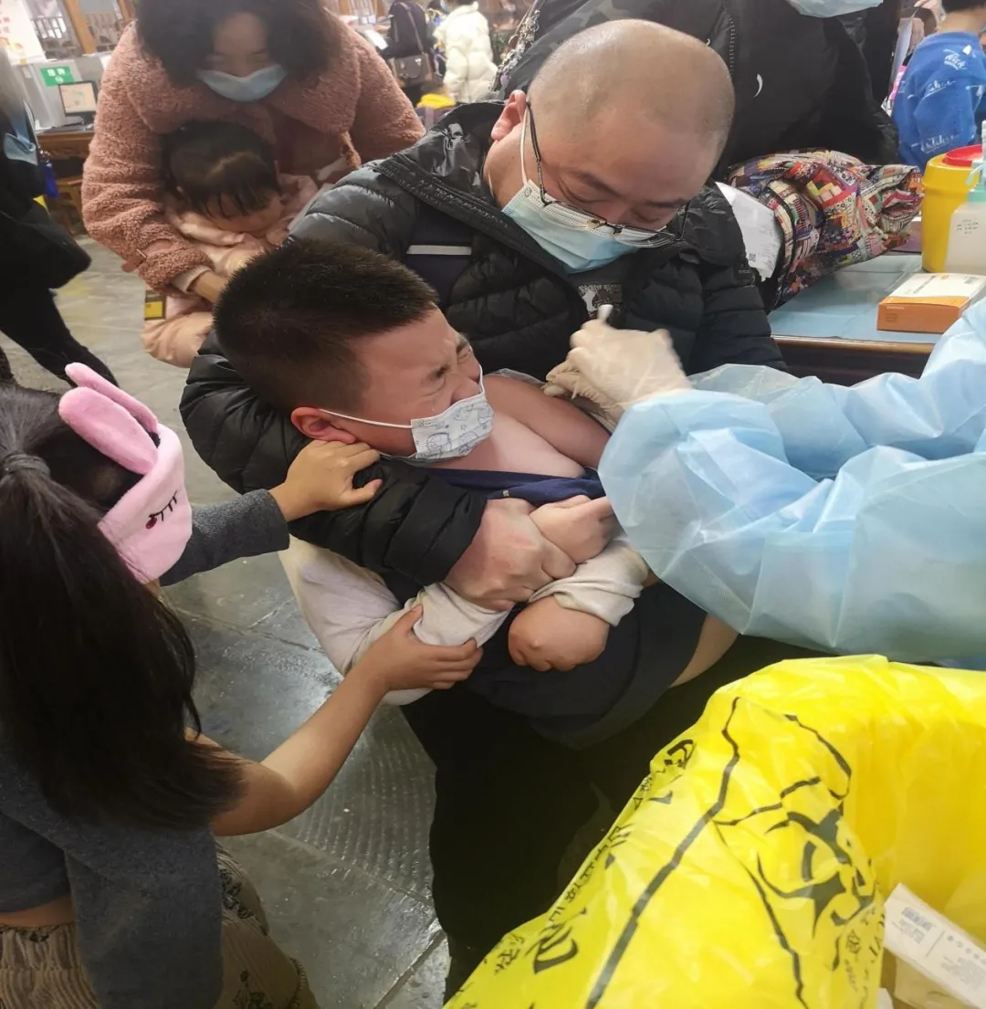 成都市双流区棠湖小学：积极接种新冠疫苗 构建校园防疫之城