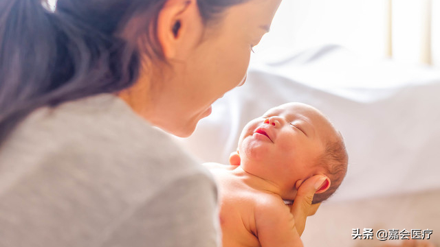 “母乳性黄疸”需要暂停母乳喂养吗？