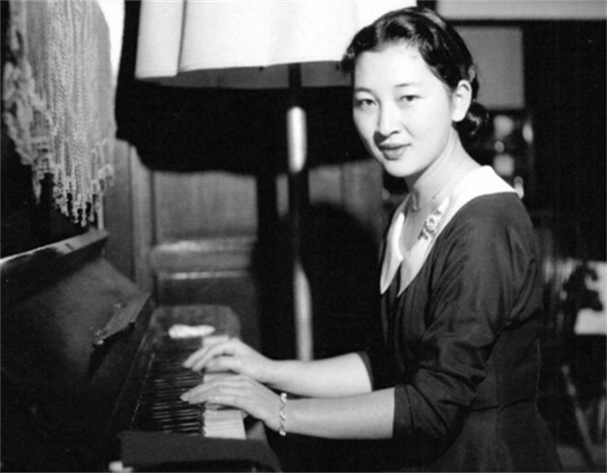 日本美智子皇后：我与天皇没爱情，只有子宫被需要