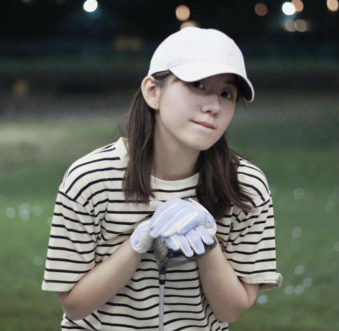 恭喜！新一代女神正式签约TVB成“亲生女”，长相甜美演技不尴尬