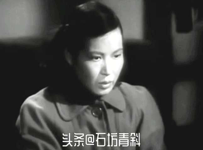 仓库里的情景剧表演(错过了在银幕上再度辉煌的沙莉，转战话剧，携手丈夫走过60年)