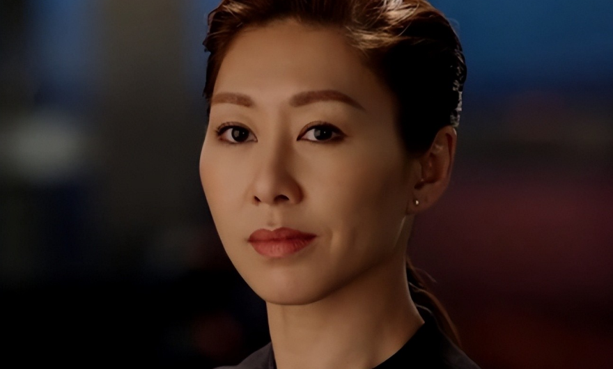 《白色强人2》今晚开播，三视帝两视后坐镇，真正的港剧王牌来了