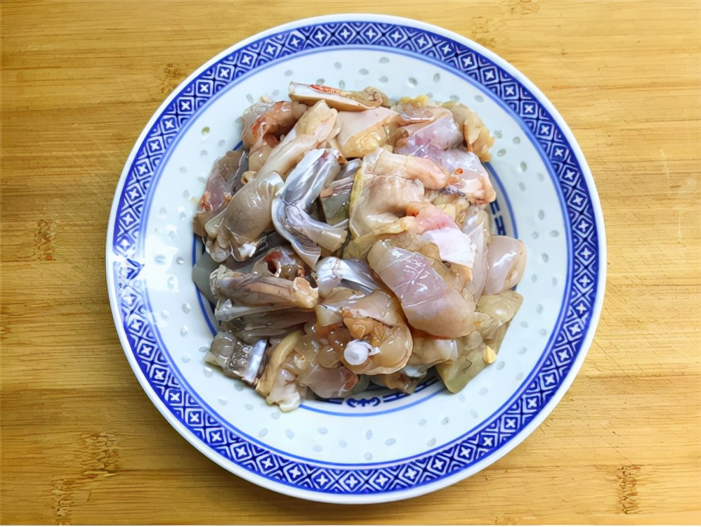 第一次这么吃牛蛙，肉质紧实鲜美，味道好极了