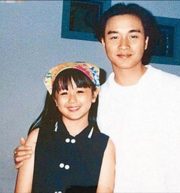 TVB两大甜妹命运各异，唐宁离婚带两娃苦求工作，文颂娴却很幸福