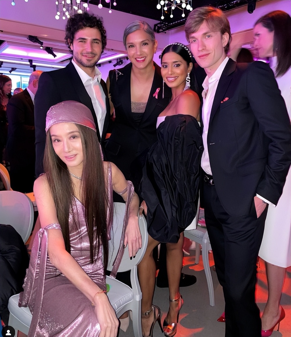 72岁王薇薇依旧女王范：和小36岁花滑王子分手后，财富自由她都有