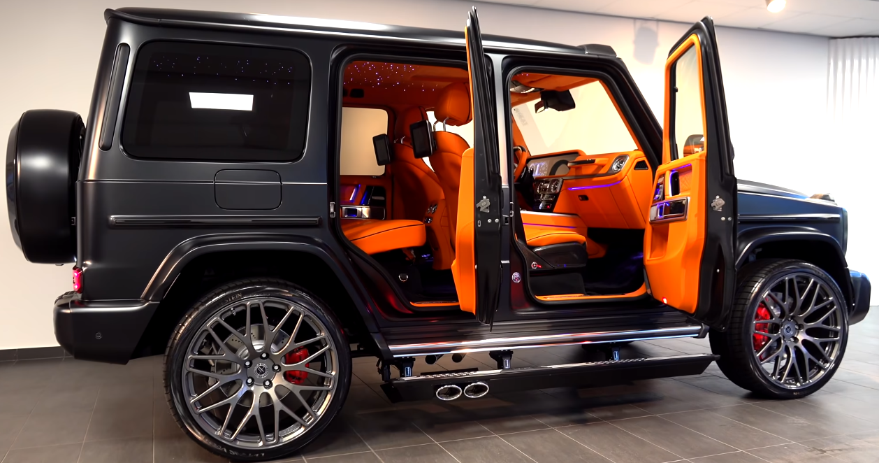 2022款G63AMG 霸气亮相，小姐姐开更霸气