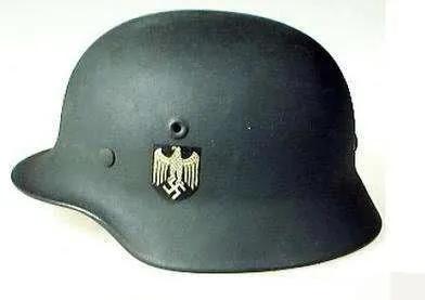 在帽子上如何区分国防军与党卫军;党卫军帽子上印有帝国鹰或纳粹鹰