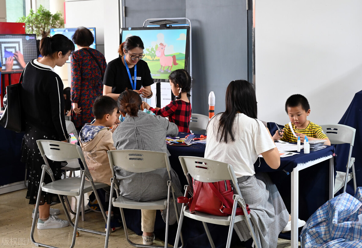 老父亲离世，儿子狂奔崩溃回家哭喊爸爸，看完478条评论泪流满面