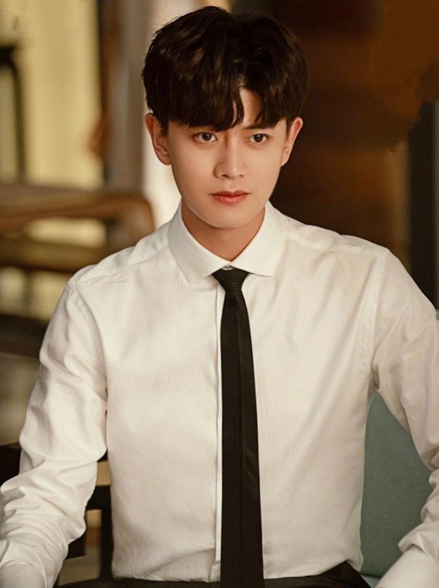 穿“白衬衫”的10位男星，个个“白衣胜雪”，气质干净