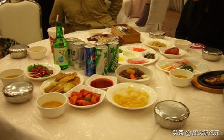 湖北小伙去韩国参加婚礼，16道全是泡菜，吃完酒席，牙酸了3天