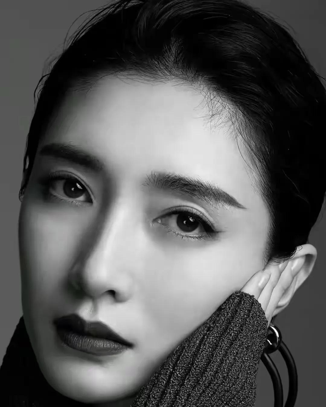 张天爱、杨幂杂志大片，清纯唯美，炫彩多姿