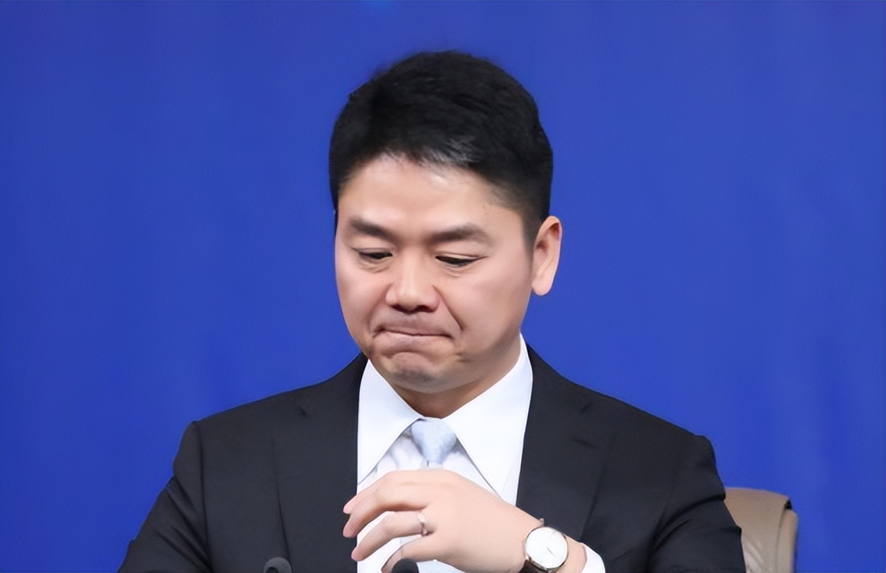 49岁刘强东:把章泽天的女儿宠成公主,前妻生的儿子是他一生的痛