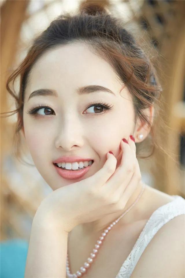 蒋梦婕：气质独特，温婉大方，甜美可人