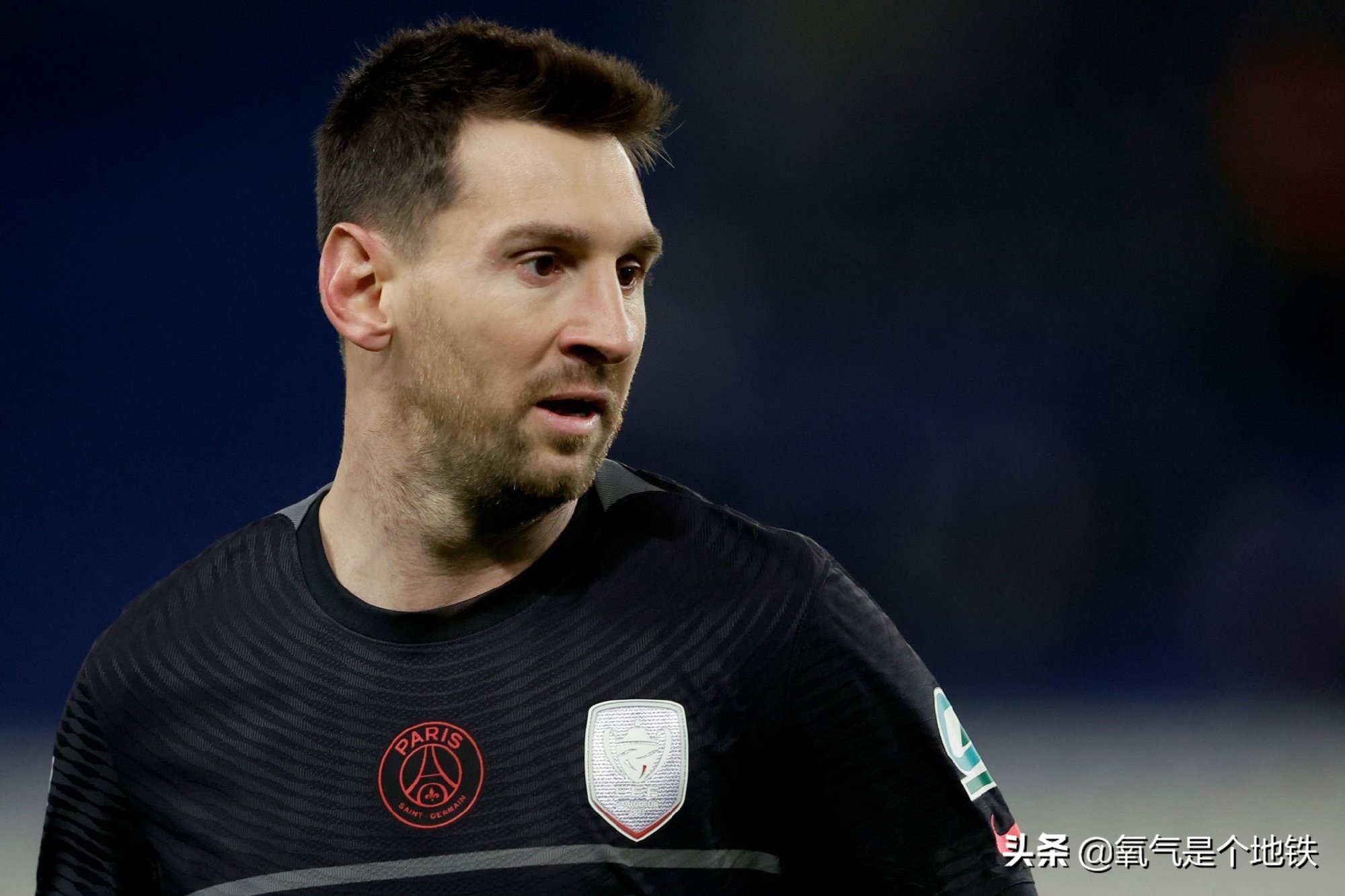 梅西巴黎首秀时间(梅西首次在大巴黎穿10号球衣!