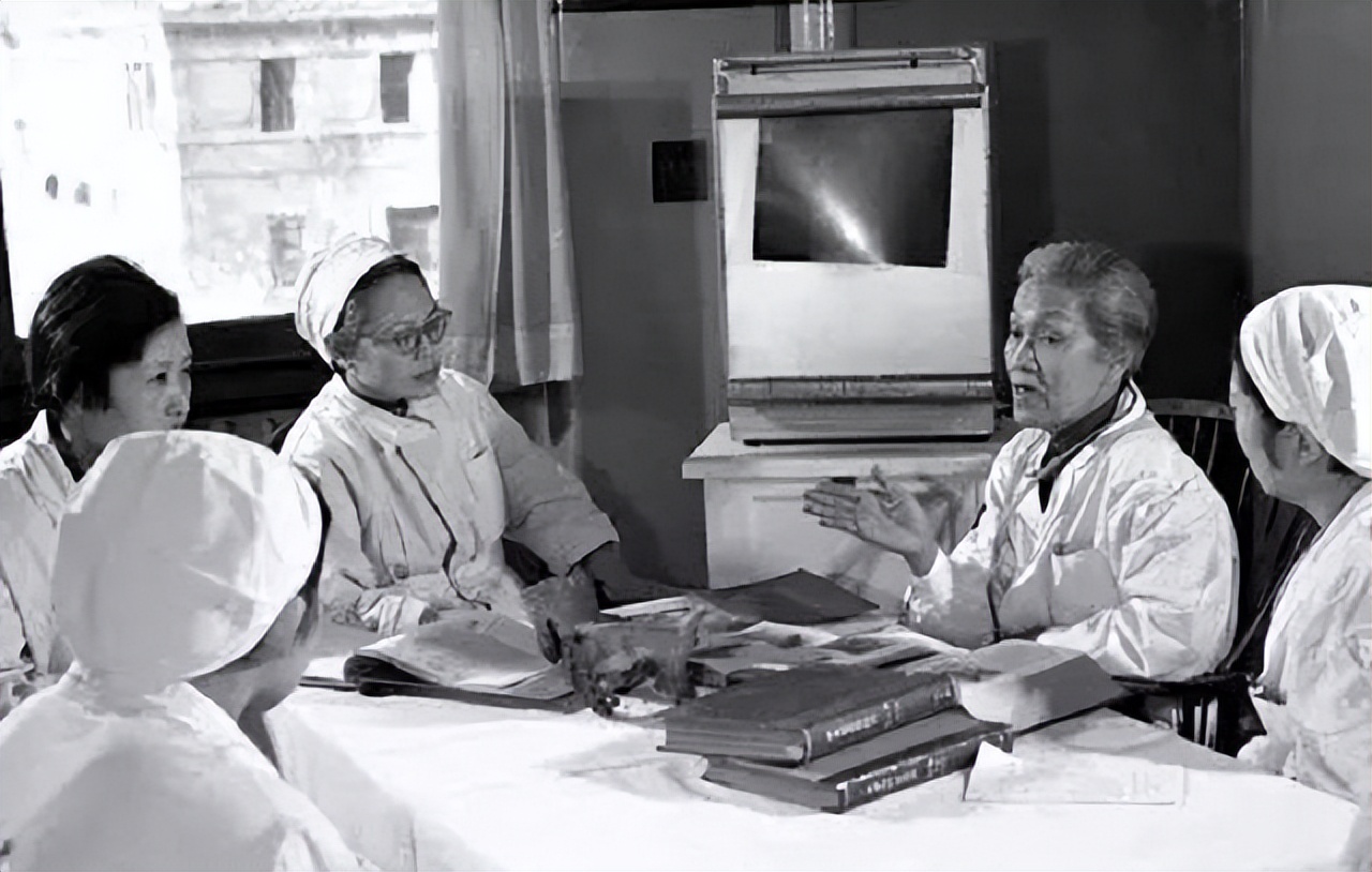 她被誉为万婴之母，接生袁隆平等五万名婴儿，自己却没结婚没孩子