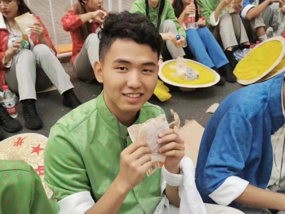 保研清华，直博中科院，北京“超牛”学霸宿舍火了！全员包揽88000元奖学金！