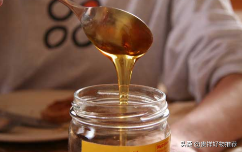 正宗的蜂蜜是什么颜色的，100%纯蜂蜜多少钱一斤？