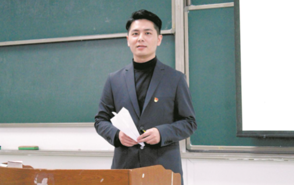 学生毕业后想要留校任教，需要满足三个条件，学生提前了解有好处