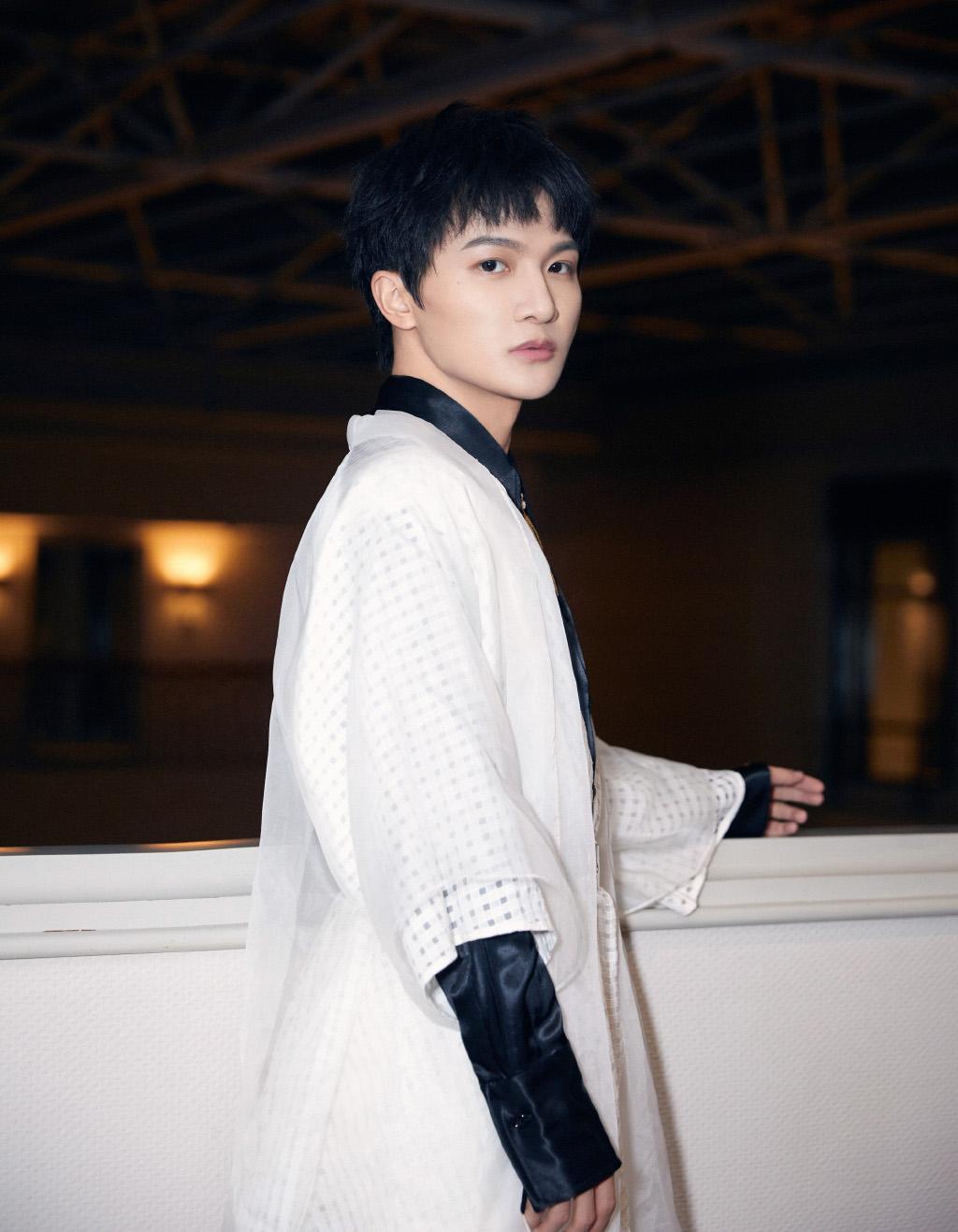 周深：因为个子只有161，生活中烦恼不少，喜欢比自己高的女朋友