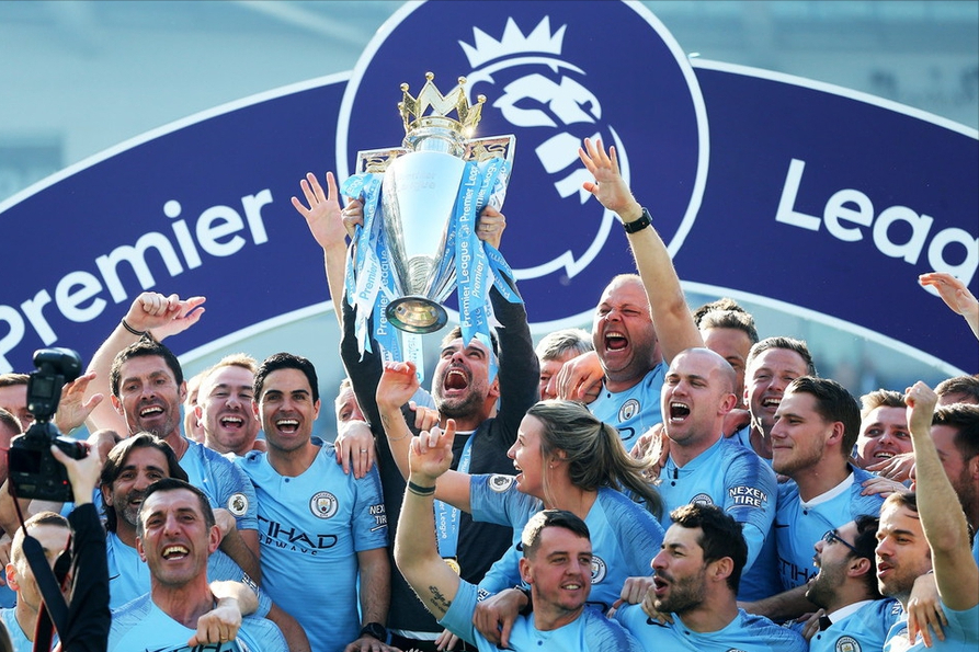 红军6球横扫白玫瑰紧追曼城（真的来了！红军主场6比0挑落败白玫瑰，英超冠军争夺战正式打响）-华海博客