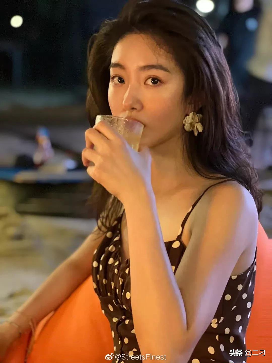 杨采钰 近期度假穿搭