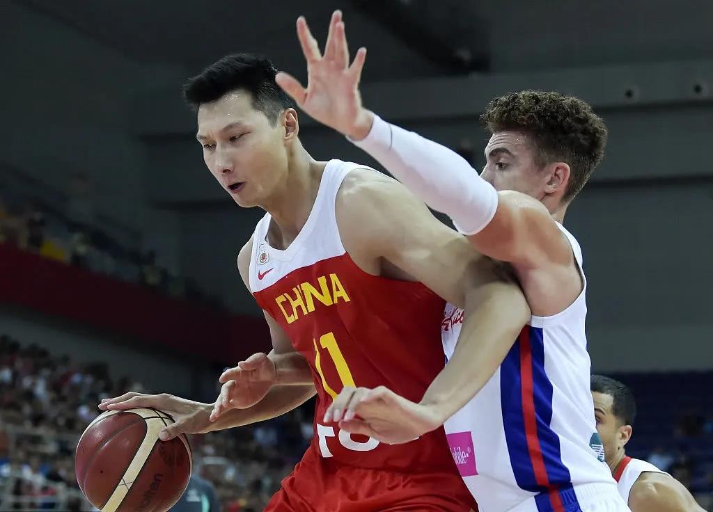 NBL和cba哪个水平高（男篮国际水平的仅有6人，吴前崔永熙最有默契，2米13巨头实至名归）