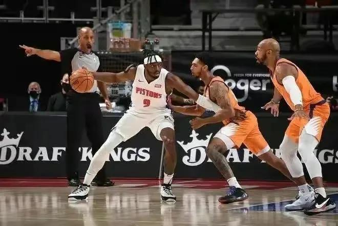 nba現(xiàn)役能成為巨星的有哪些（NBA現(xiàn)役最勵(lì)志的八大球星，巴特勒名利雙收，約基奇逆天改命）