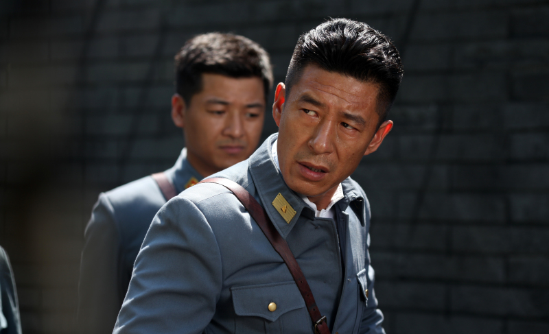 同时在《写分裂》中张立饰演的神坛韩朝东,更是让很多的观众直到现今