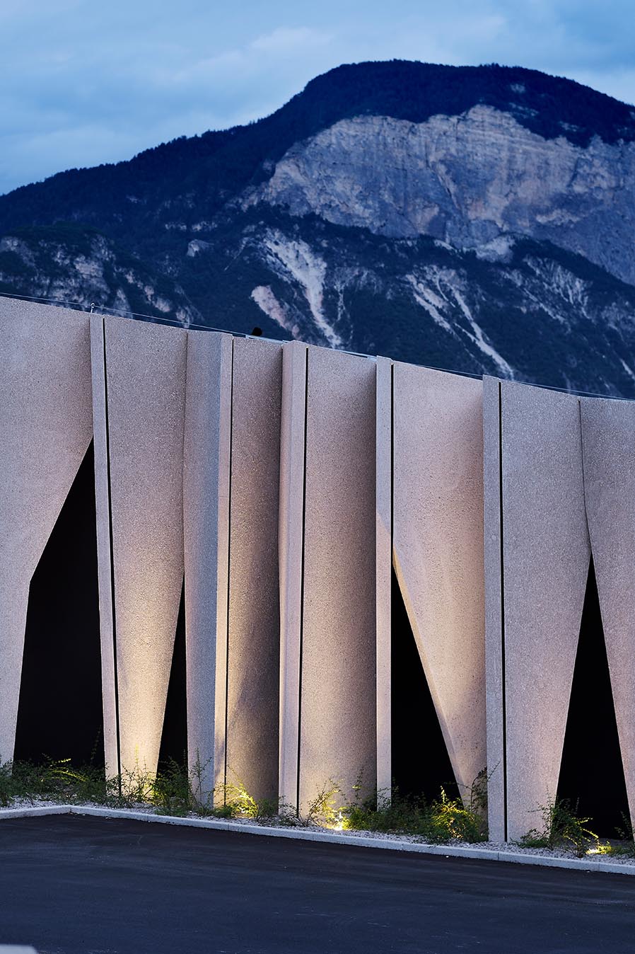 帮助酒香走出酒巷的酒庄建筑