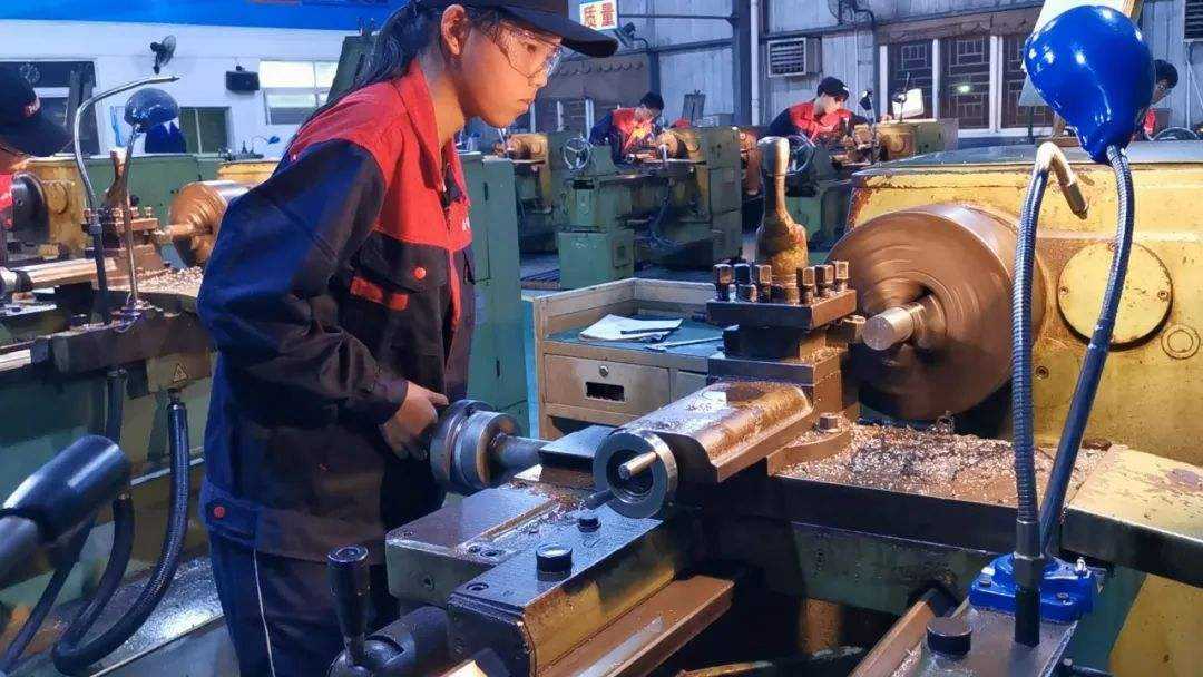 职业教育或有新变化，中考上技校也能去“高考”，家长心里乐开花