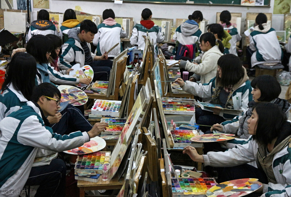 美术艺考生培训去大画室还是去小画室！不去小画室的七大理由