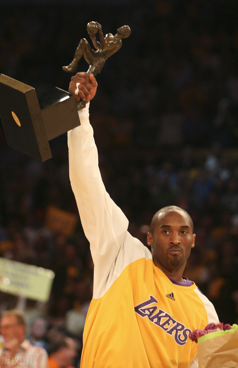 科比照片合集(每一张都是故事重温科比生涯经典照)