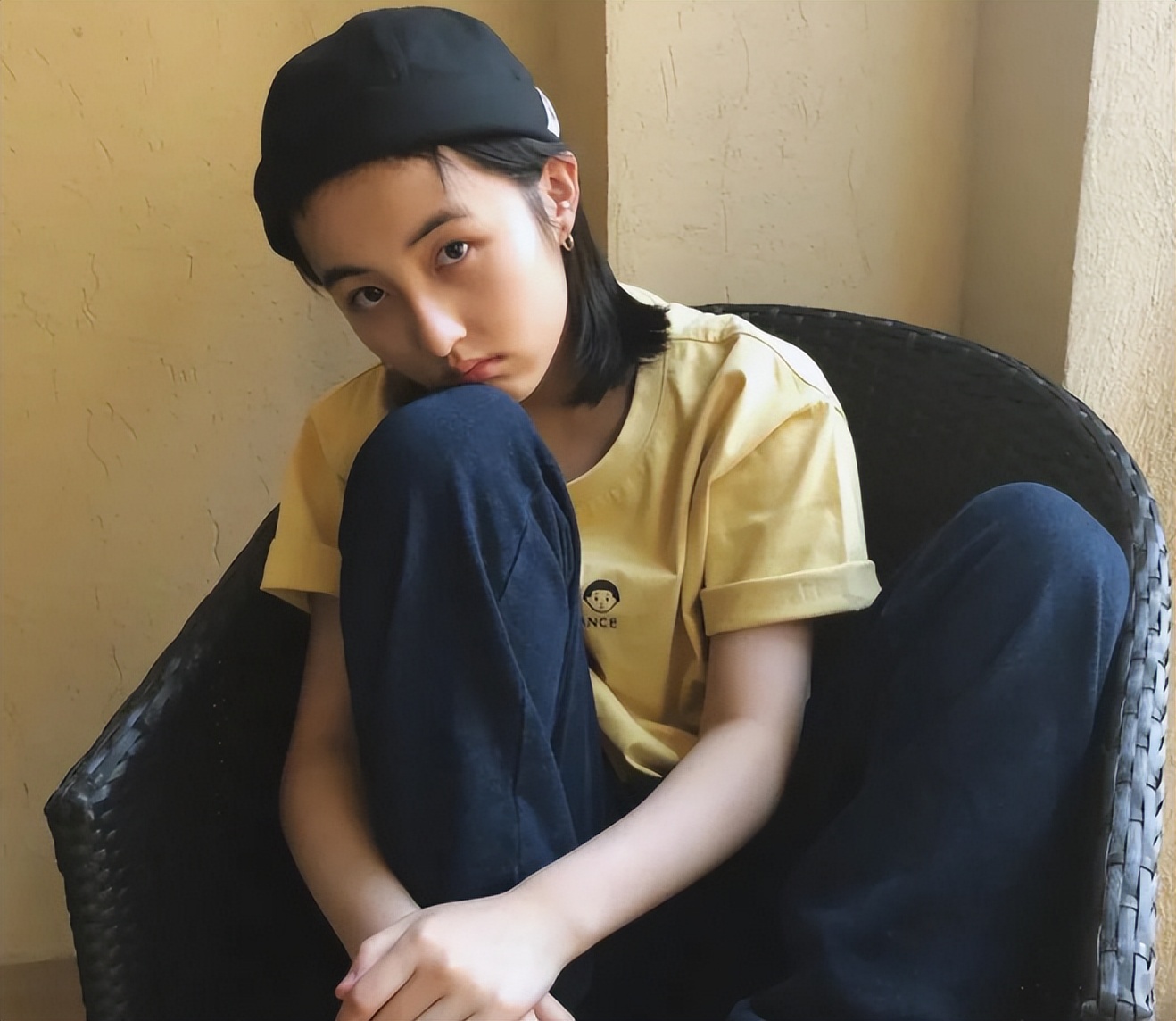 闫妮的“大妈味”、赵丽颖的“土气”，这8位女星，如今判若两人