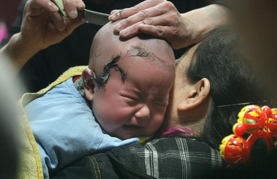 别迷信了,孩子剃光头三大伤害要清楚