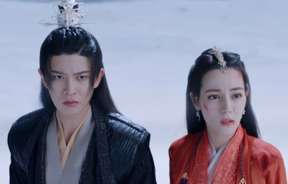 任嘉伦迪丽热巴皆有两部剧入围金鹰奖，却没有爆红的《驭鲛记》