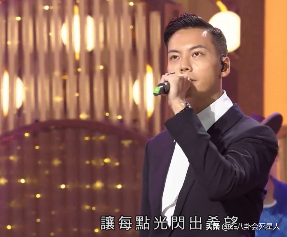 香港回归晚会落幕！刘德华老了、陈伟霆脸胖，成龙神采奕奕