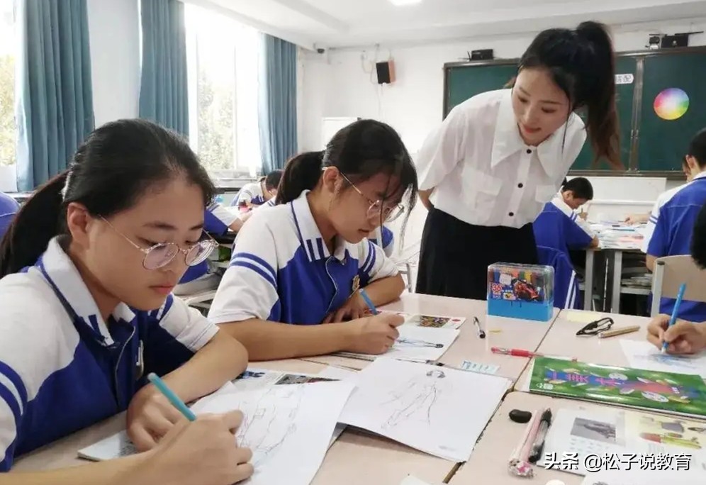 當(dāng)教研組長(zhǎng)評(píng)職稱有用嗎 教研組長(zhǎng)是學(xué)校中層嗎(圖1) 當(dāng)教研組長(zhǎng)評(píng)職稱有用嗎 教研組長(zhǎng)是學(xué)校中層嗎(圖1)