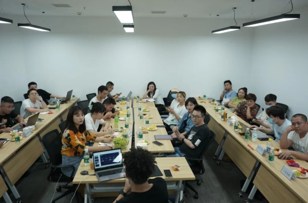 累计直播超30万小时后，五位头部DP聊了聊抖音电商的增长方法论