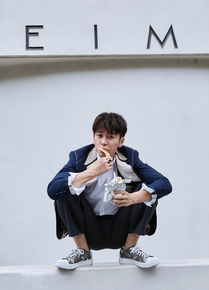 长年坚持吃素食的王嘉，生活中是怎样的？