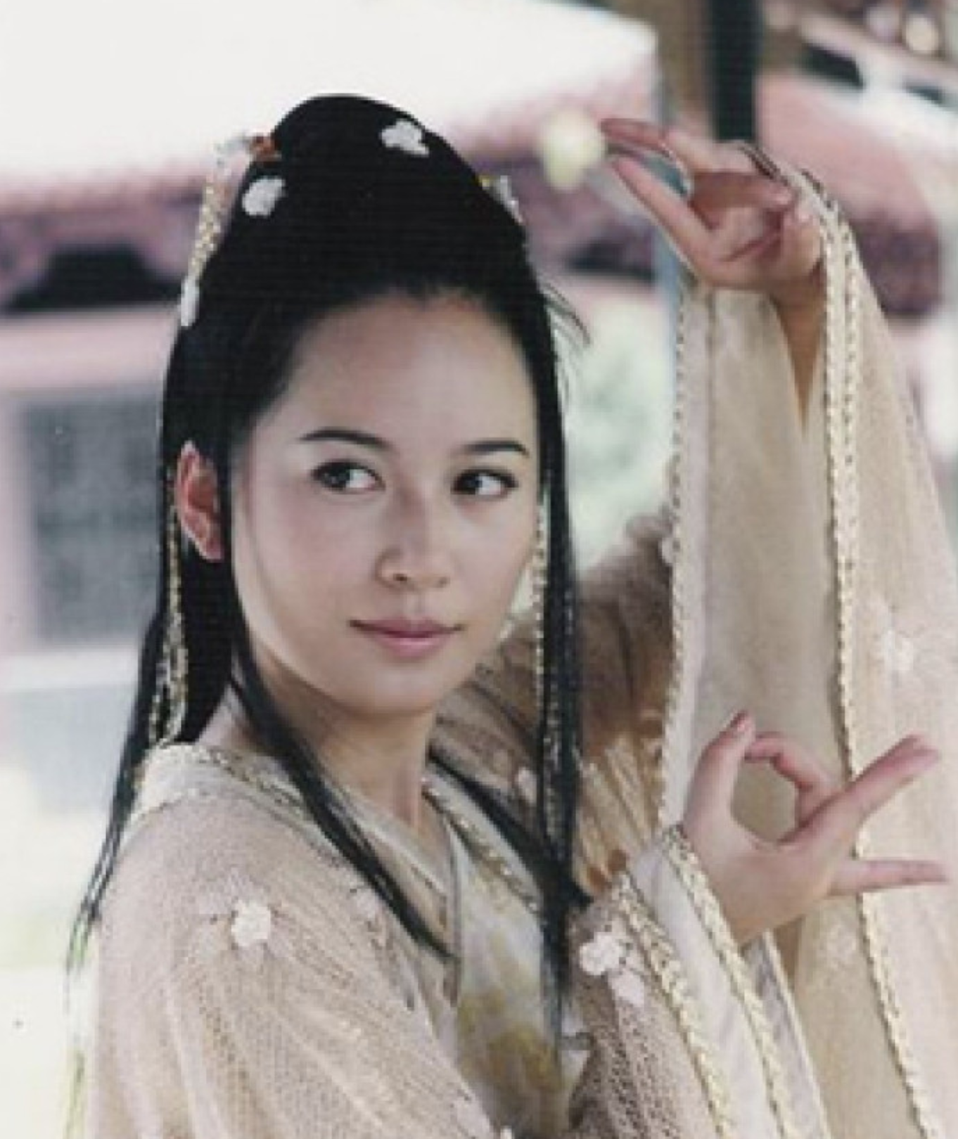 中国古典美人(8位好看的“中国式”天然美女，没整容没微调，颜值甩网红十条街)